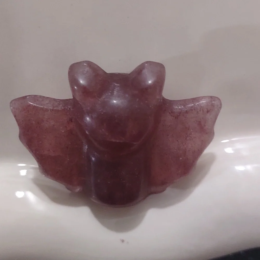 Bat Carving Strawberry Quartz 1inch By 1.5 Inch Has Flaws - Picture 7 of 12